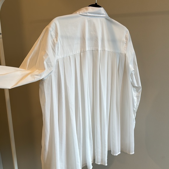 White button down shirt. - Picture 2 of 3